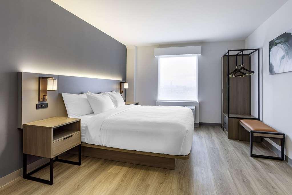 Comfort Inn & Suites Newark Liberty International Airport Номер фото
