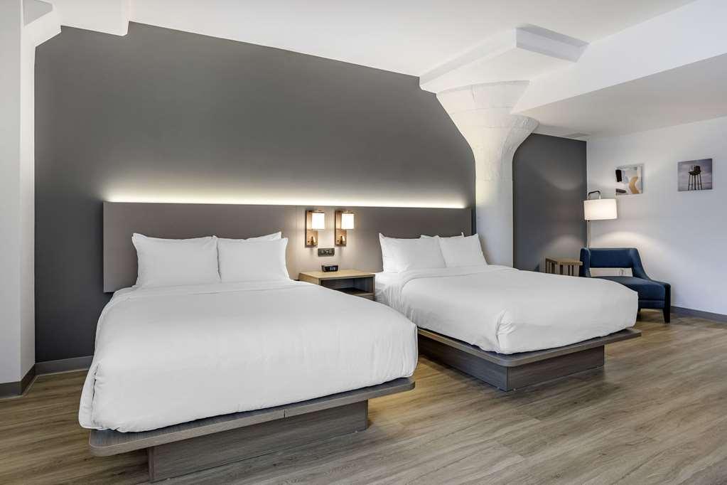 Comfort Inn & Suites Newark Liberty International Airport Номер фото