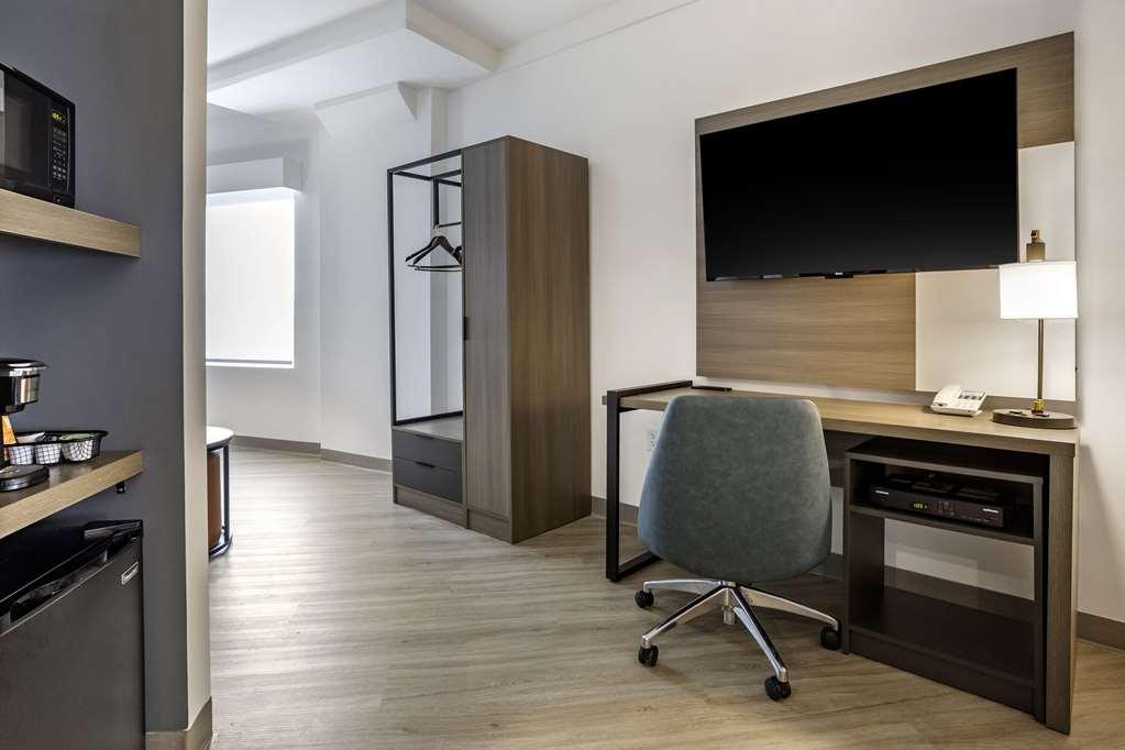 Comfort Inn & Suites Newark Liberty International Airport Номер фото