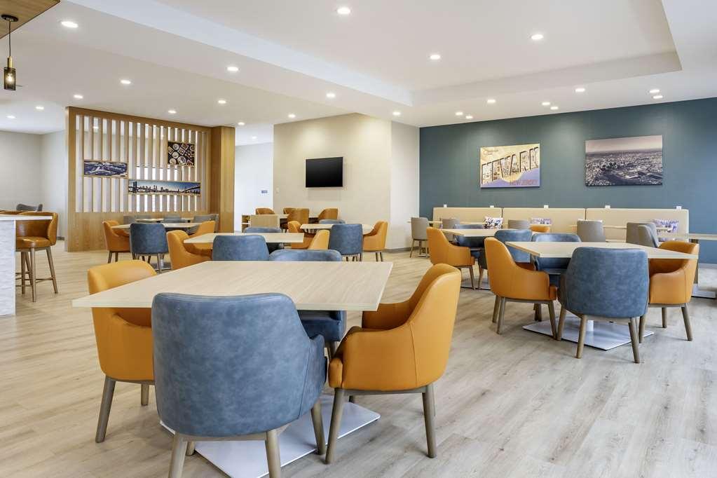 Comfort Inn & Suites Newark Liberty International Airport Ресторан фото