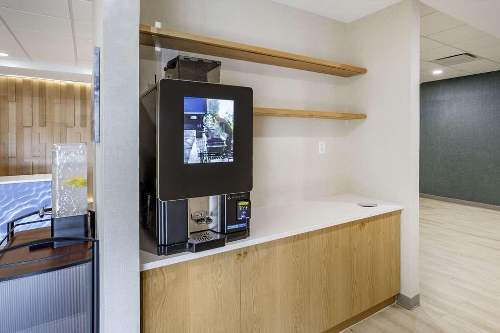 Comfort Inn & Suites Newark Liberty International Airport Ресторан фото