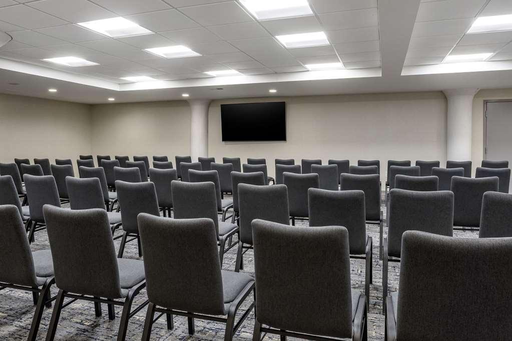 Comfort Inn & Suites Newark Liberty International Airport Удобства фото