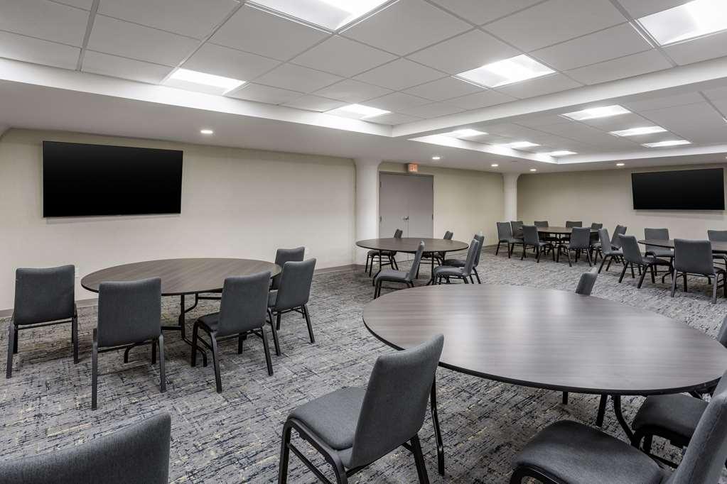 Comfort Inn & Suites Newark Liberty International Airport Удобства фото