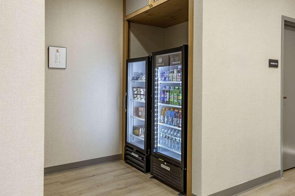 Comfort Inn & Suites Newark Liberty International Airport Удобства фото