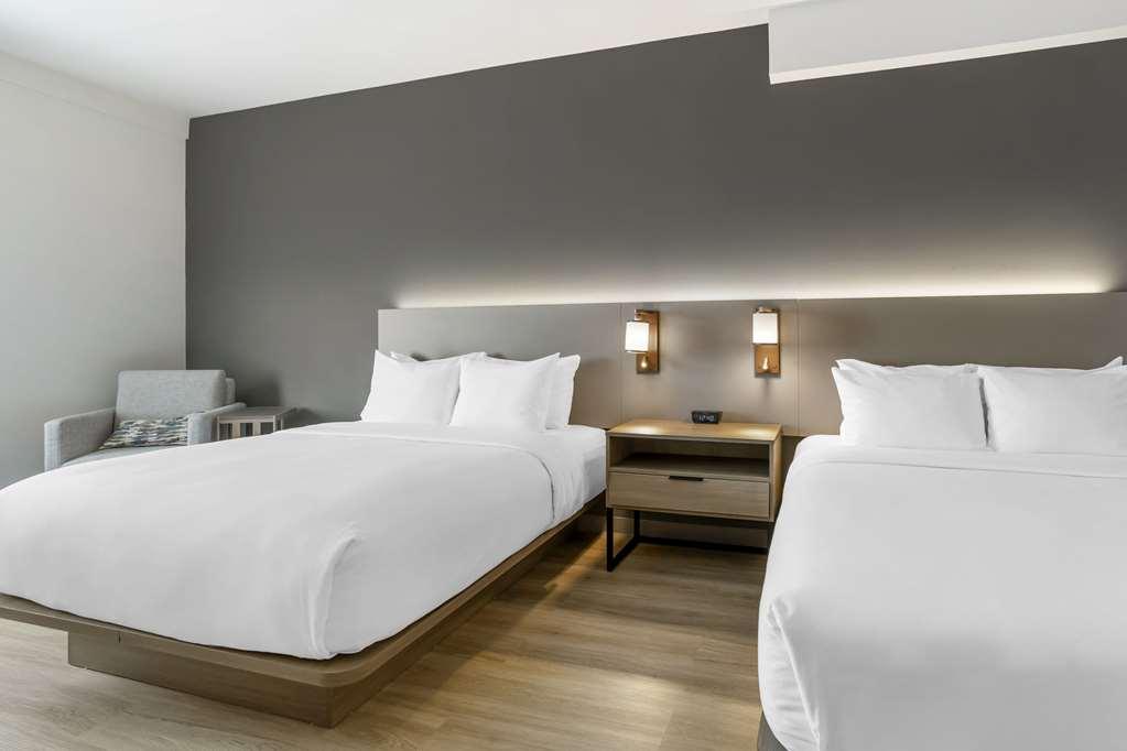 Comfort Inn & Suites Newark Liberty International Airport Номер фото