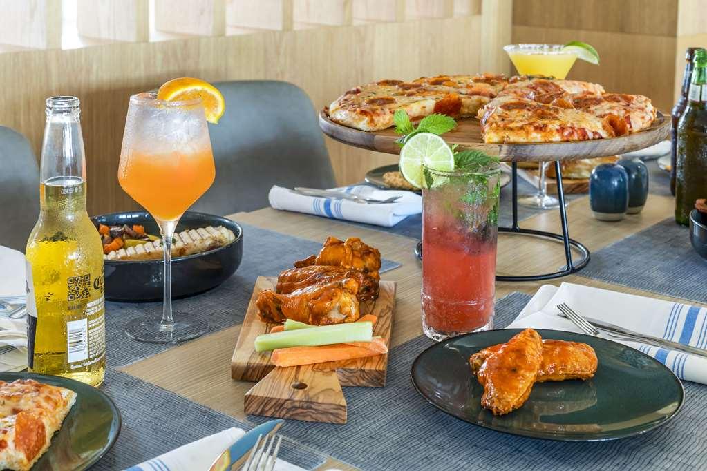Comfort Inn & Suites Newark Liberty International Airport Ресторан фото