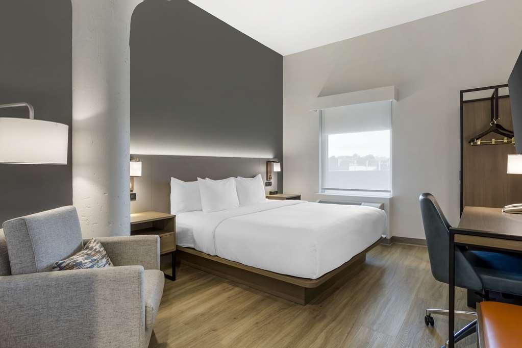 Comfort Inn & Suites Newark Liberty International Airport Номер фото